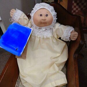 Vintage Cabbage Patch Kid 1978-1982 with extra outfits
